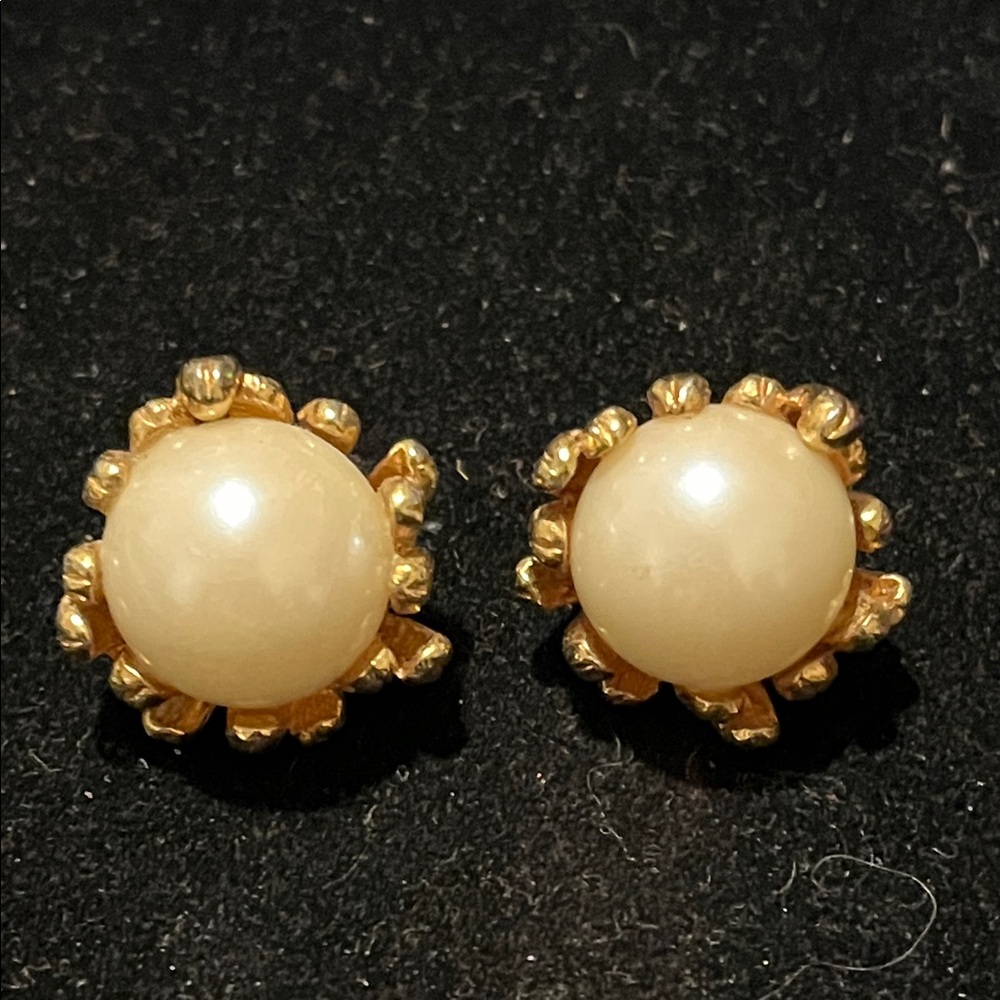 Elegant Gold and Cream Stud Earrings